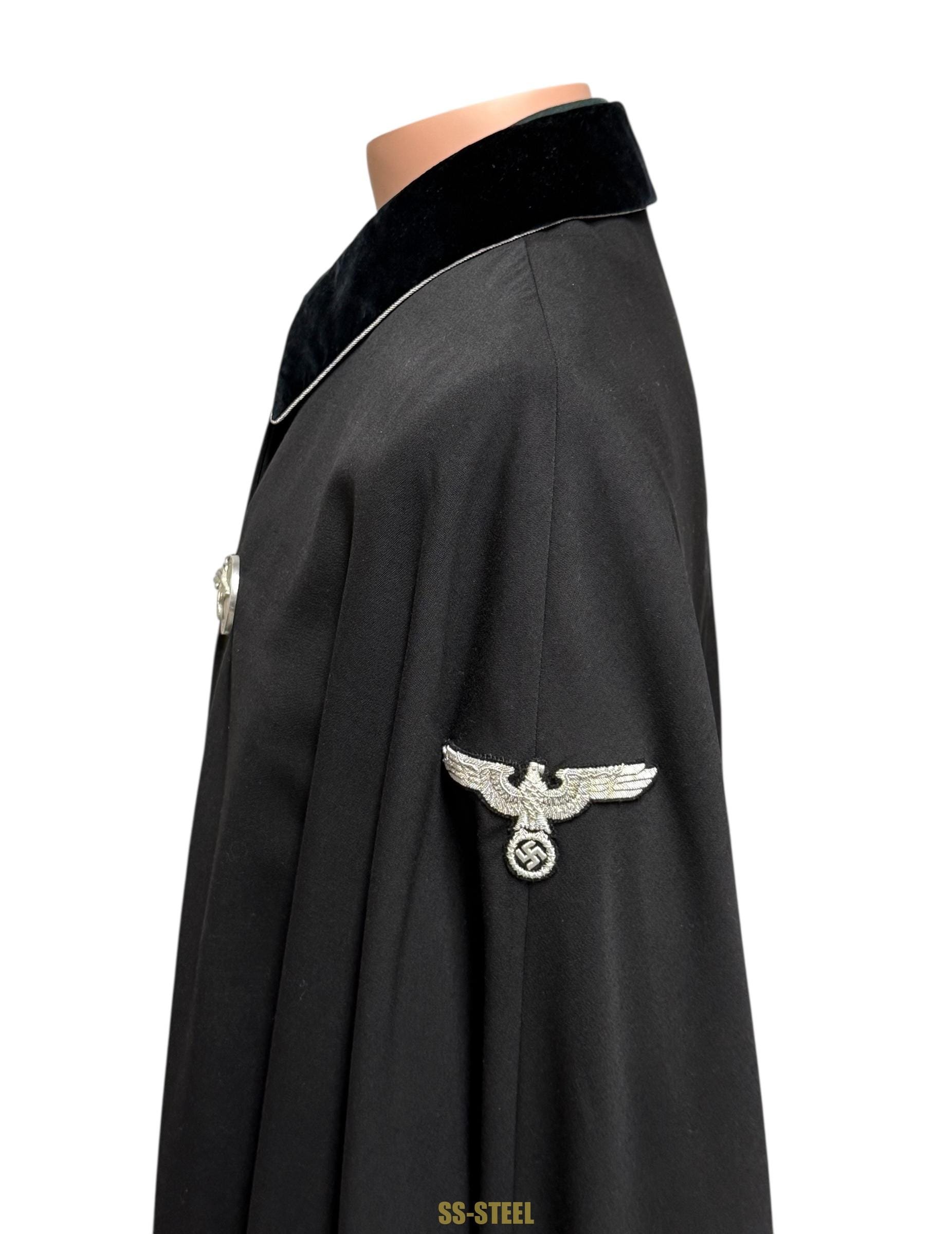 SS-Brigadeführer Curt Ludwig – Formal Uniform Cape (Umhang)