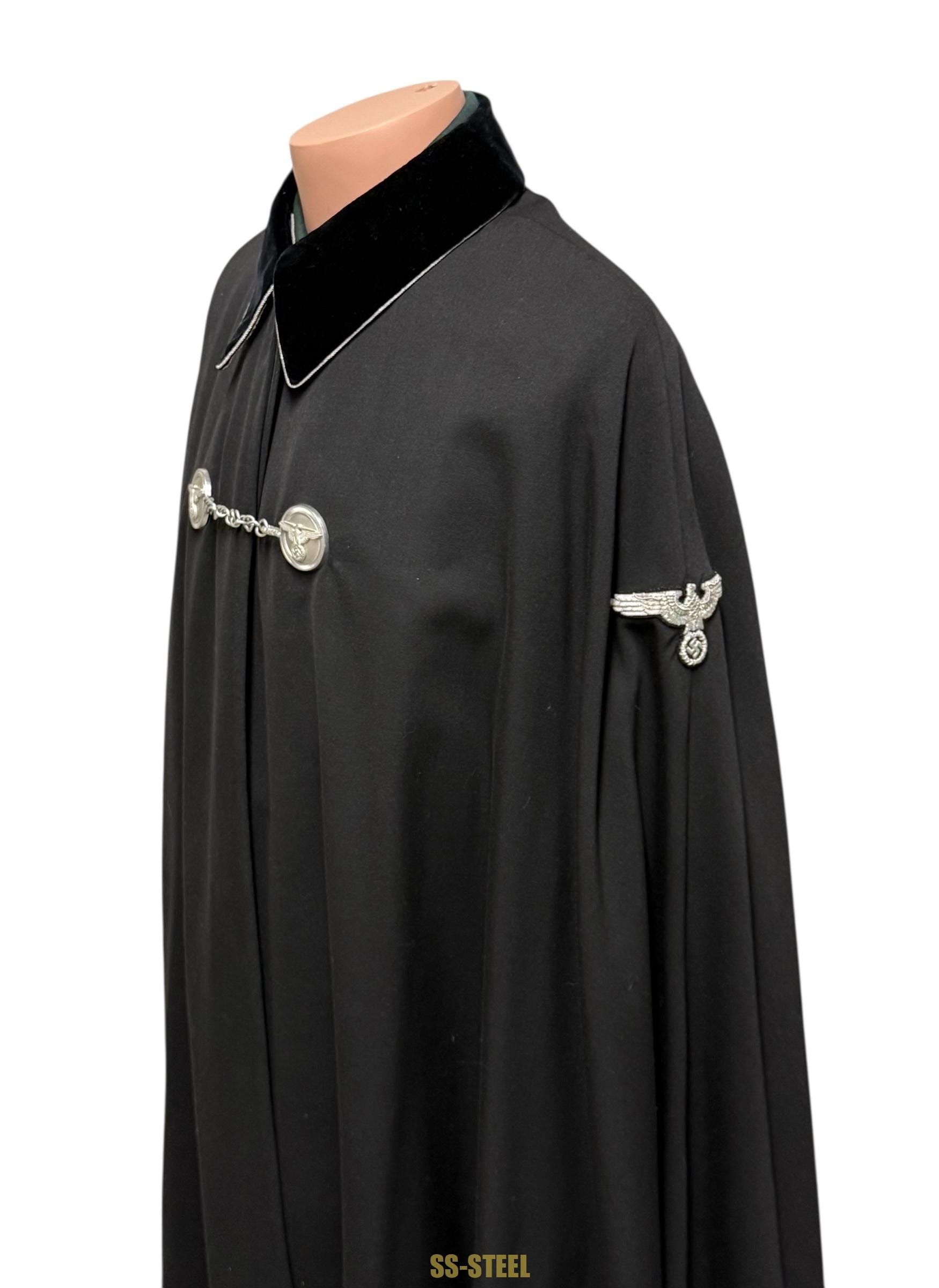 SS-Brigadeführer Curt Ludwig – Formal Uniform Cape (Umhang)