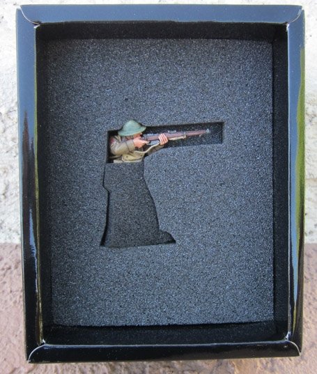  King & Country, FOB029, British Soldier, Standing, Firing, Retired, Boxed — image 3