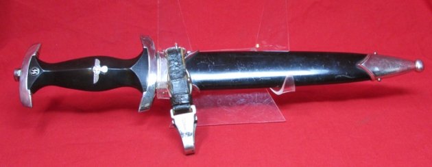  German WWII M1933 SS Enlisted Dagger & Hanger, Eickhorn Transitional — image 2