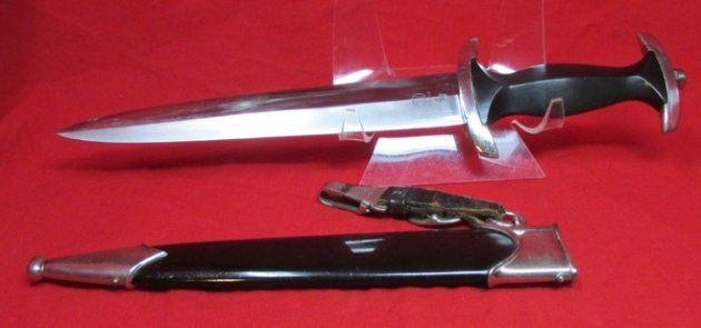  German WWII M1933 SS Enlisted Dagger & Hanger, Eickhorn Transitional — image 9