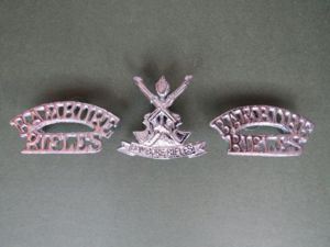 Pakistan Frontier Corps 'BAMBORE RIFLES' Cap Badge and Shoulder Titles