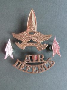 Pakistan Army Post 1947 'Air Defence' Cap & Collar Badges and Shoulder Title