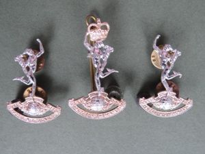 New Zealand Army Royal N.Z. Corps of Signals Post 1953 Cap & Collar Badges