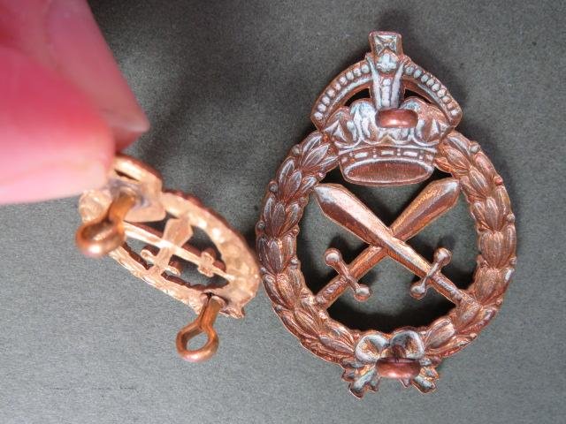 Australia Army 1948-1953 Royal Australian Corps of Military Police Cap & Collar Badge