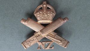 New Zealand Army Machine Gun Corps Cap Badge
