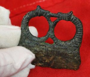 Very Rare Ancient Dragon-Head Viking Fire-Starter, A 'Drepa Upp Eld'. Twin Interlinked Dragon Creating Finger Loops & Steel Striking Blade. Used With Amadou Touchwood Fungus {Fomes Fomentarius}. To Make Fire At Sea Sailing In a Viking Long Boat
