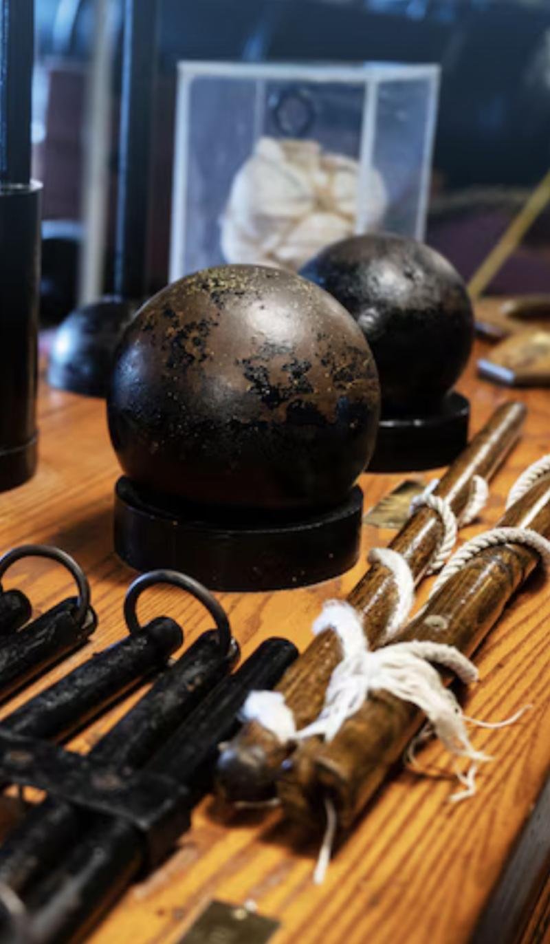 A Rare, Superb and Impressive Original British or American 24-Pounder Naval Cannon Ball Souvenir of the War of 1812. The Round Shot Cannon Ball Is Indistinguishable Between US or British Fired 24 Pounders — image 3