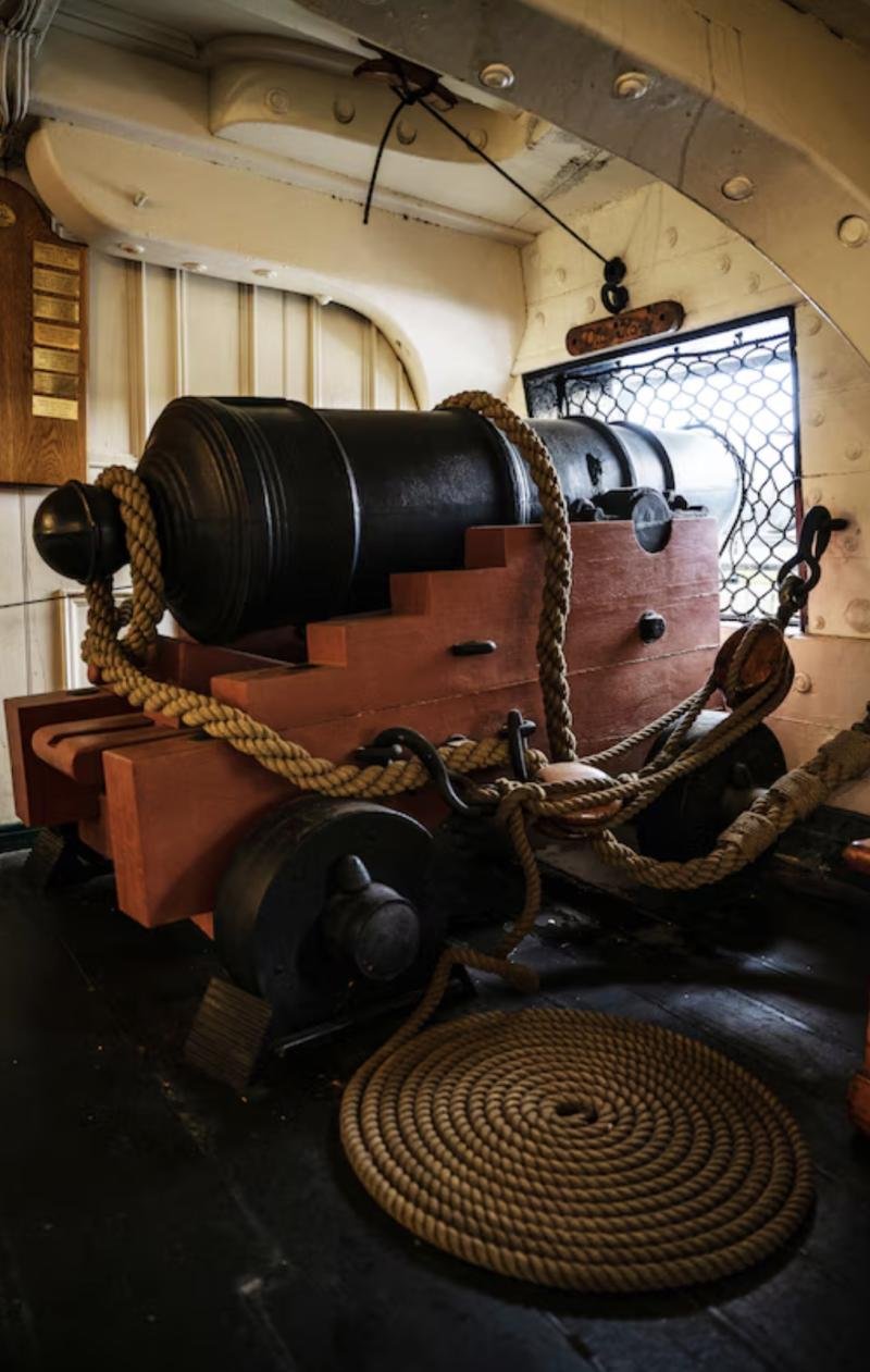 A Rare, Superb and Impressive Original British or American 24-Pounder Naval Cannon Ball Souvenir of the War of 1812. The Round Shot Cannon Ball Is Indistinguishable Between US or British Fired 24 Pounders — image 4