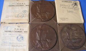 3 x MINT BOXED WW1 MEMORIAL PLAQUES WITH POSTAL ENVELOPES TO A FATHER & TWO SONS, C.S.MJR CANADIAN INFANTRY, HMS VINDICTIVE KIA ON THE ZEEBRUGGE RAID & PARTICIPATED IN THE BALLOT FOR THE VC & 1ST CANADIAN INFANTRY KIA 1916