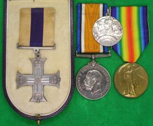 WW1 MILITARY CROSS & PAIR, WILTSHIRE REGIMENT OFFICER, FOR SERVICES IN ITALY WITH 4th.R.BERKS.REGT, WOUNDED ITALY & WENT ON TO SERVE IN IRELAND WITH ADRIC