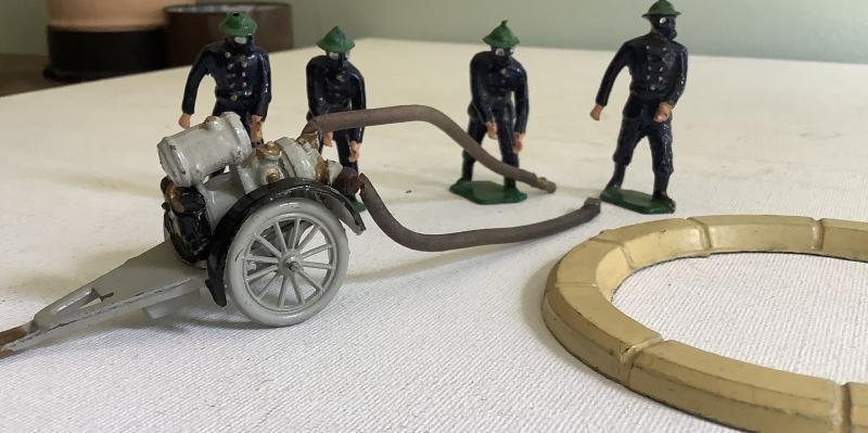 PRE WAR TAYLOR & BARRETT LEAD FIGURES — image 2