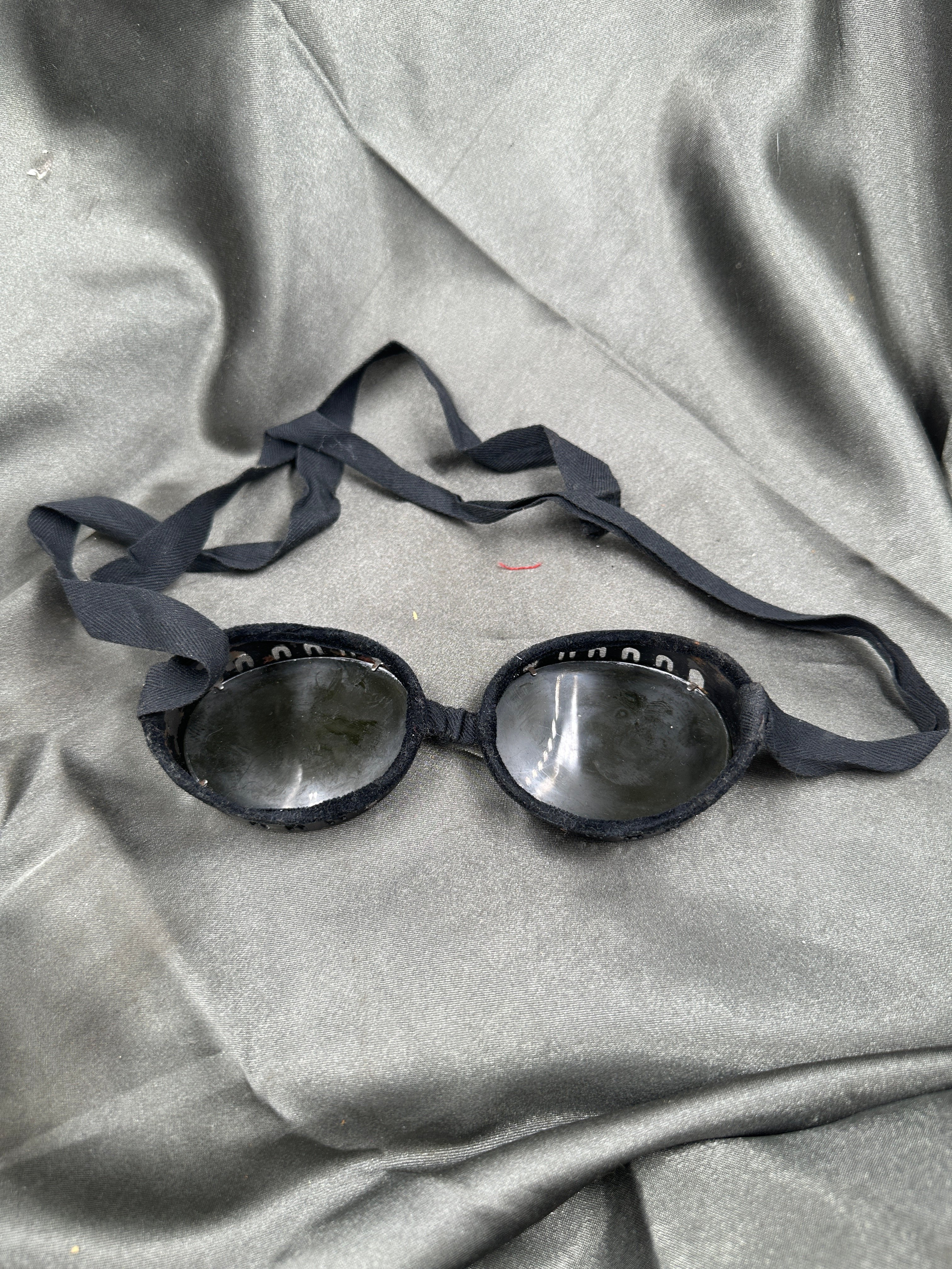 WWII ERA SWISS MOUNTAIN GOGGLES — image 4