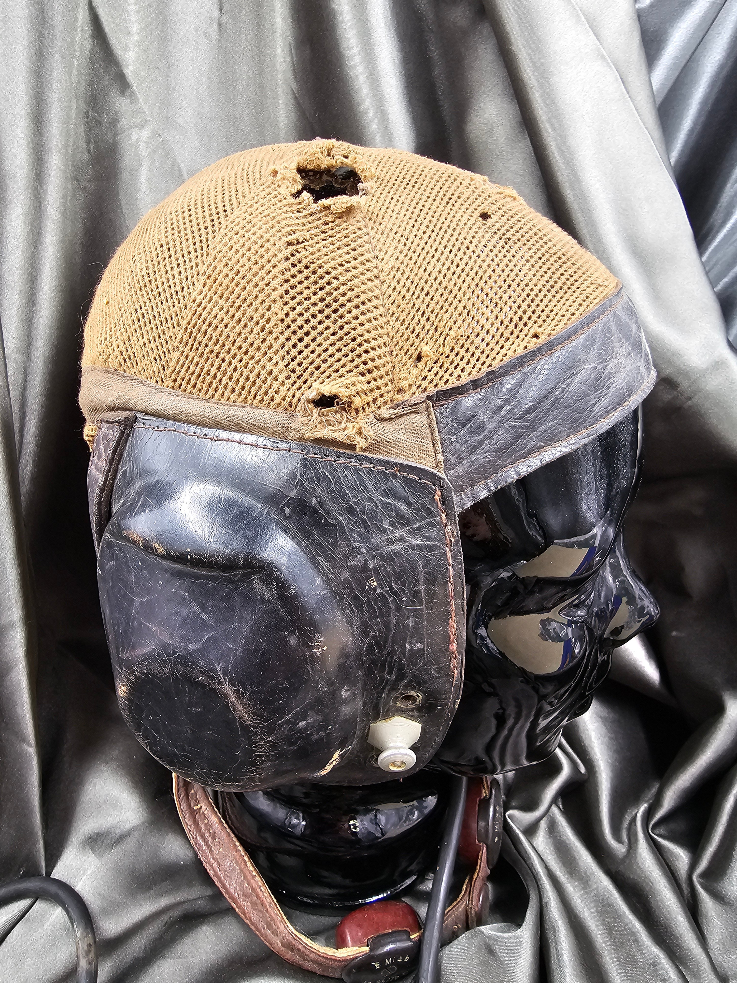 WWII GERMAN LKPN101 SUMMER WEIGHT FLIGHT HELMET — image 3