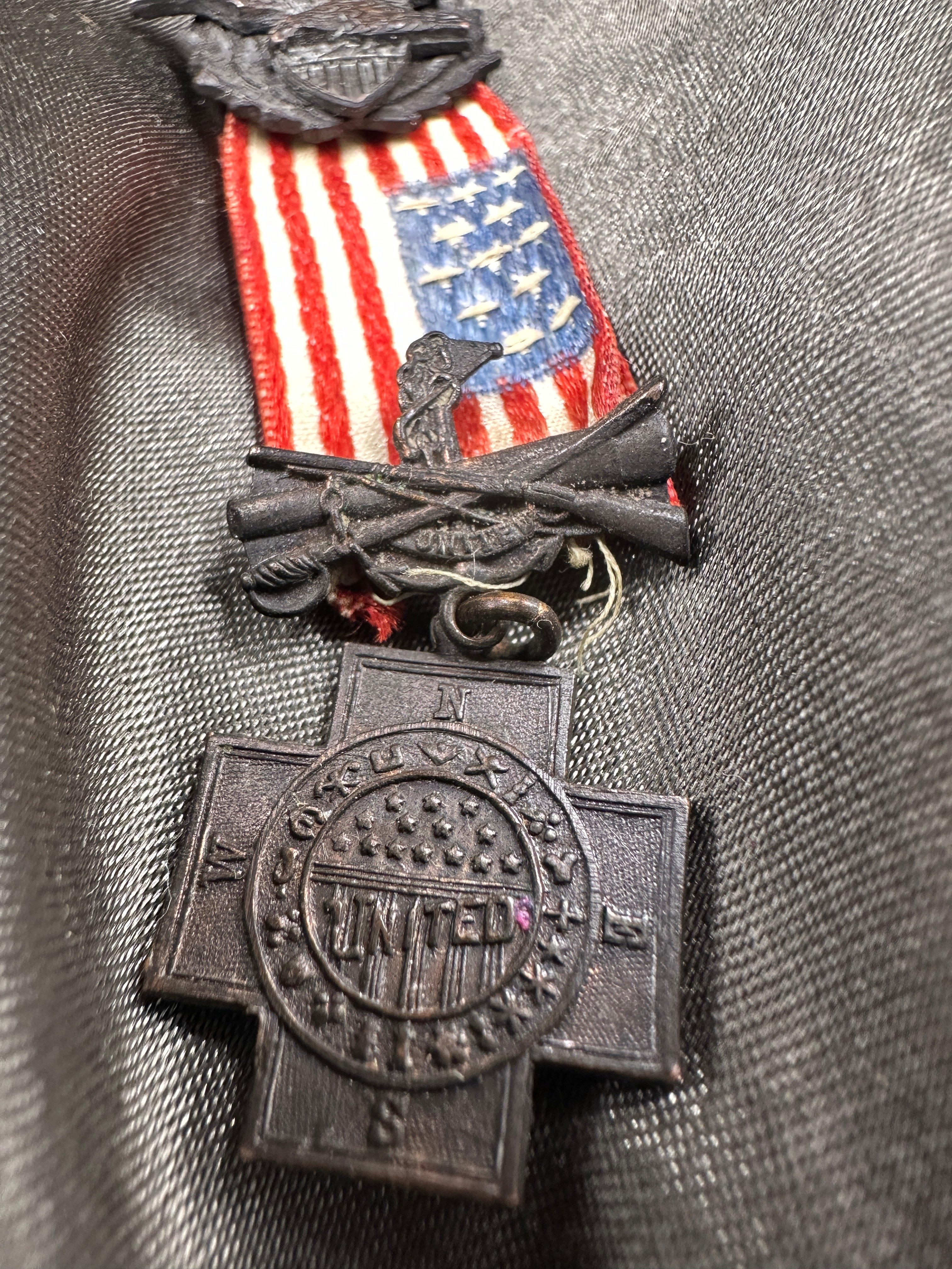 SPANISH AMERICAN WAR VETERANS MEDAL — image 3