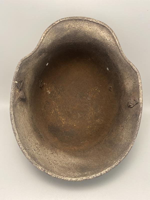 WW1 German Army M16 Helmet — image 7