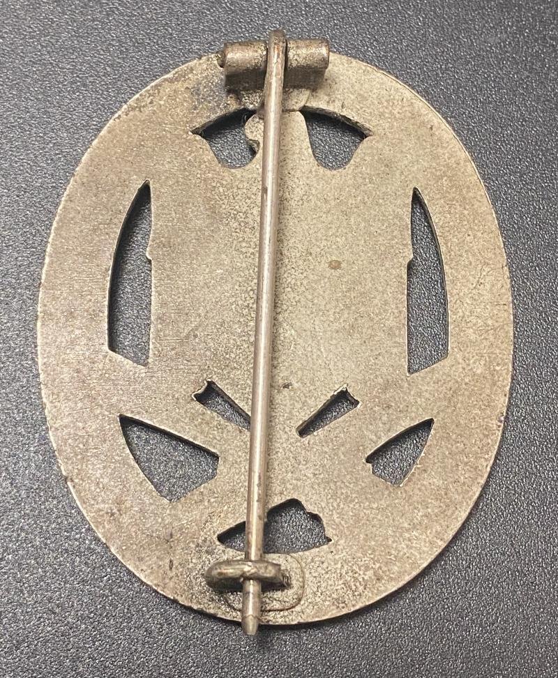 Silver General Assault Badge Unknown Maker
