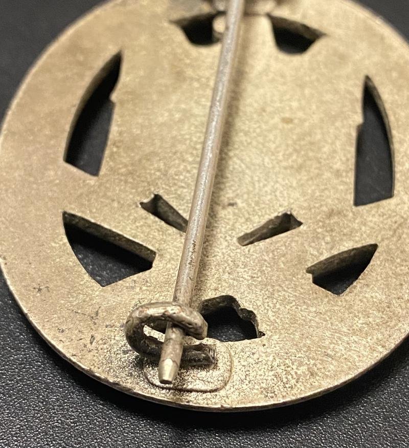 Silver General Assault Badge Unknown Maker