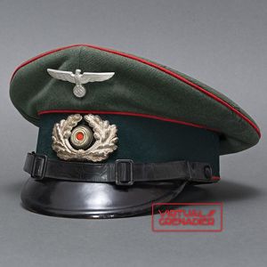 KBY67 Clemens Wagner made visored cap for a Heer Artillerie EM