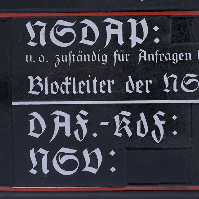 WIB4 Exceptionally nice 'Hier spricht die NSDAP' enameled sign — image 11