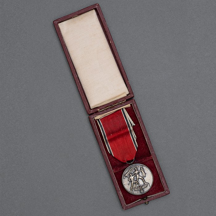 JDE69 Cased Anschluss Commemorative Medal — image 3