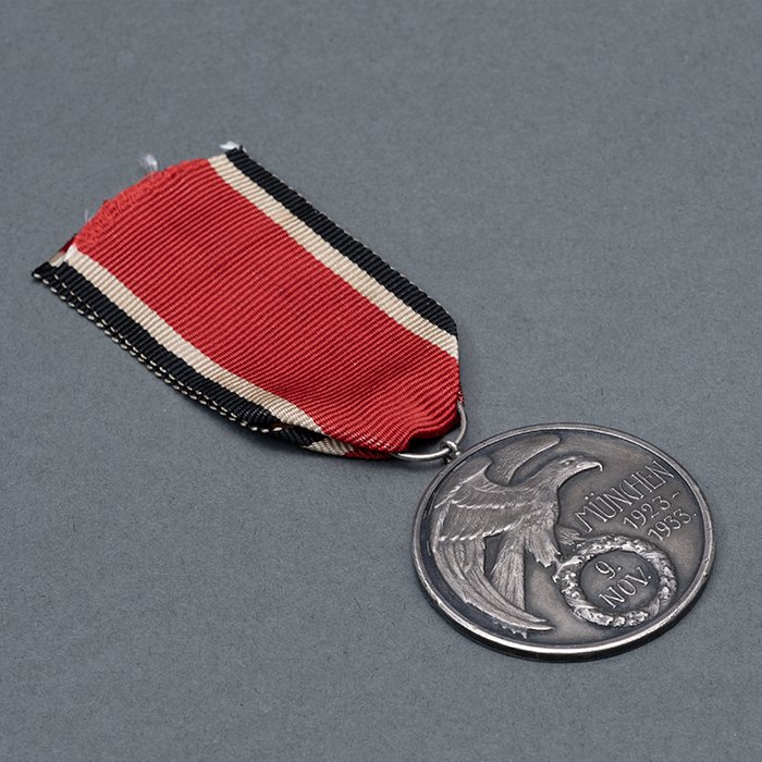 TIP70 Splendid Badge of Honor (Blutorden) from 9 November 1923, type 2, number 2030 — image 4