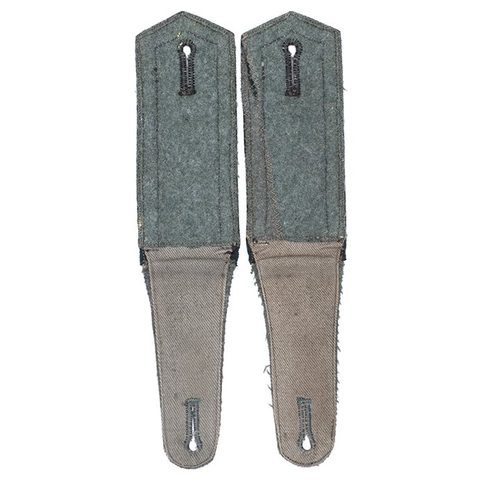 TGA5 Matched pair of pre war Feldbluse shoulder straps for a Heer Unteroffizier in Nachrichten-Abteilung 32 — image 4