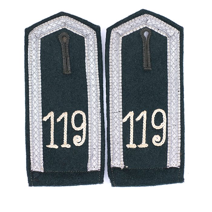 TGA6 Matched pair of pre war Feldbluse shoulder straps for a Heer Unteroffizier in Infanterie-Regiment 119
