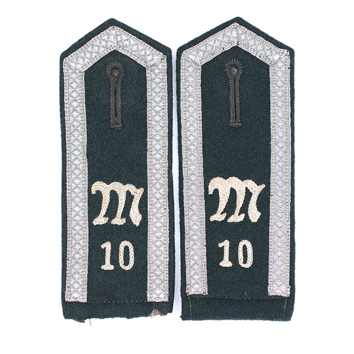 TGA3 Matched pair of pre war Feldbluse shoulder straps for a Heer Unteroffizier in Maschinengewehr-Bataillon 10