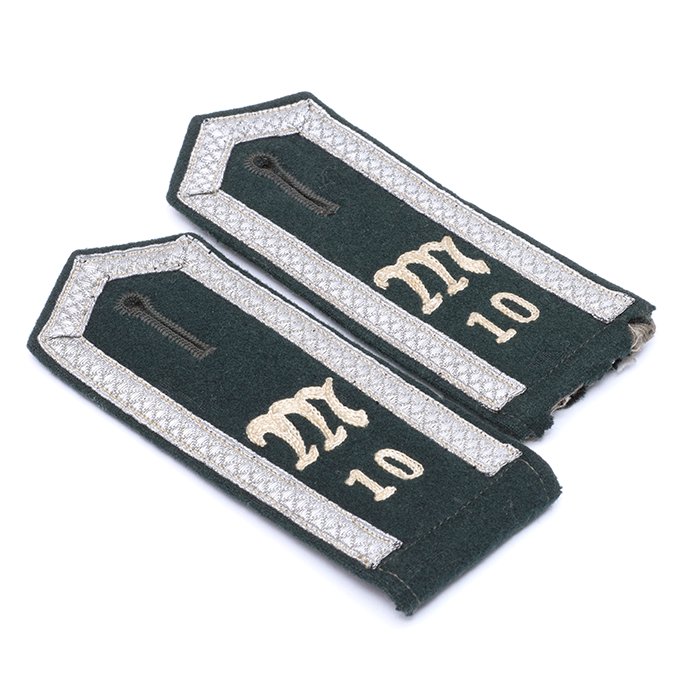 TGA3 Matched pair of pre war Feldbluse shoulder straps for a Heer Unteroffizier in Maschinengewehr-Bataillon 10 — image 3