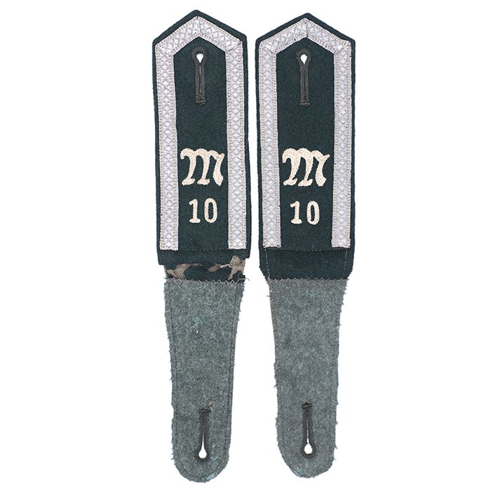 TGA3 Matched pair of pre war Feldbluse shoulder straps for a Heer Unteroffizier in Maschinengewehr-Bataillon 10 — image 4