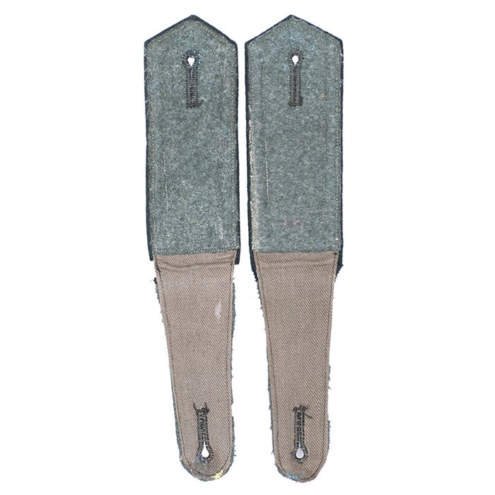 TGA3 Matched pair of pre war Feldbluse shoulder straps for a Heer Unteroffizier in Maschinengewehr-Bataillon 10 — image 5