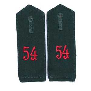 TGA4 Matched pair of pre war Feldbluse shoulder straps for a Heer EM in Artillerie-Regiment 54