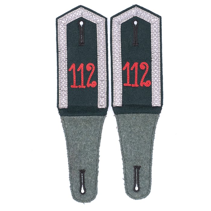 TGA7 Matched pair of pre war Feldbluse shoulder straps for a Heer Unteroffizier in Gebirgs-Artillerie-Regiment 112 — image 4