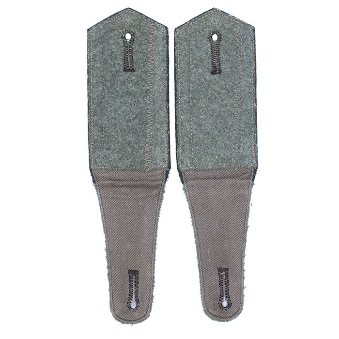 TGA7 Matched pair of pre war Feldbluse shoulder straps for a Heer Unteroffizier in Gebirgs-Artillerie-Regiment 112 — image 5