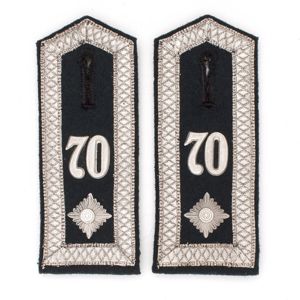 GAA41 Matched pair of prewar Feldbluse style slip on shoulder straps for a Heer Feldwebel