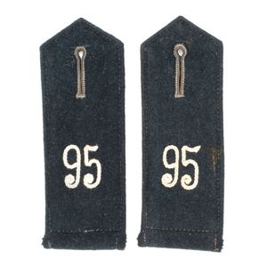 GAA38 Matched pair of prewar Feldbluse style slip on shoulder straps for a Heer Infanterie EM