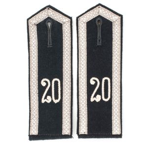 GAA26 Matched pair of prewar Feldbluse style slip on shoulder straps for a Heer Infanterie Unteroffizier