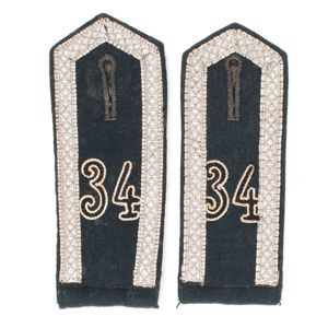 GAA31 Matched pair of prewar Feldbluse style slip on shoulder straps for a Heer Pionier Unteroffizier