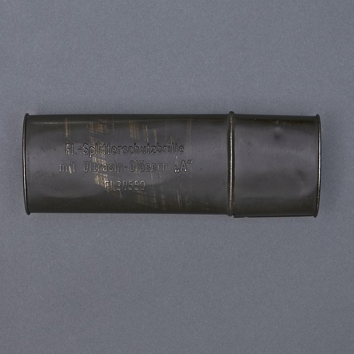 HUP58 Nitsche & Günther Splitterschutzbrille, third type with storage tin — image 10