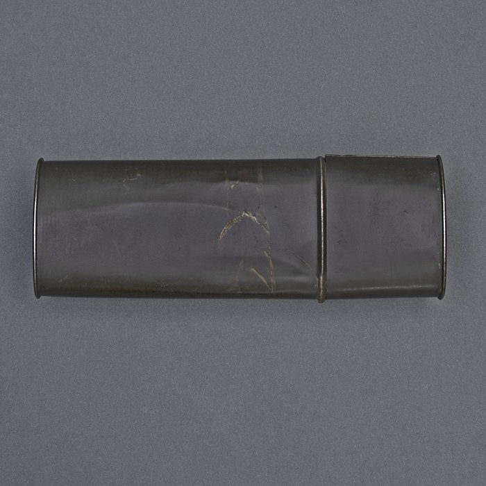 HUP58 Nitsche & Günther Splitterschutzbrille, third type with storage tin — image 12