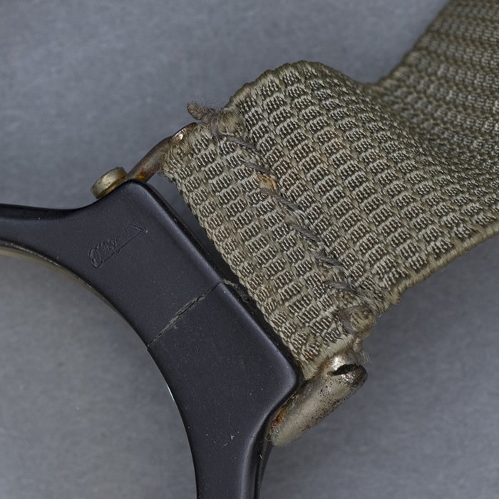 HUP58 Nitsche & Günther Splitterschutzbrille, third type with storage tin — image 7