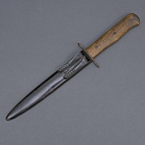 JOJ43 Wooden handled boot knife with spring loaded scabbard clip
