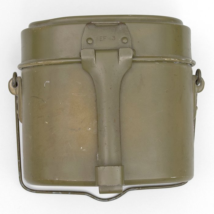 TOA80 Excellent olive painted mess tin — image 3