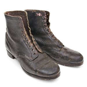 MP4002 Matched pair of black leather ankle boots