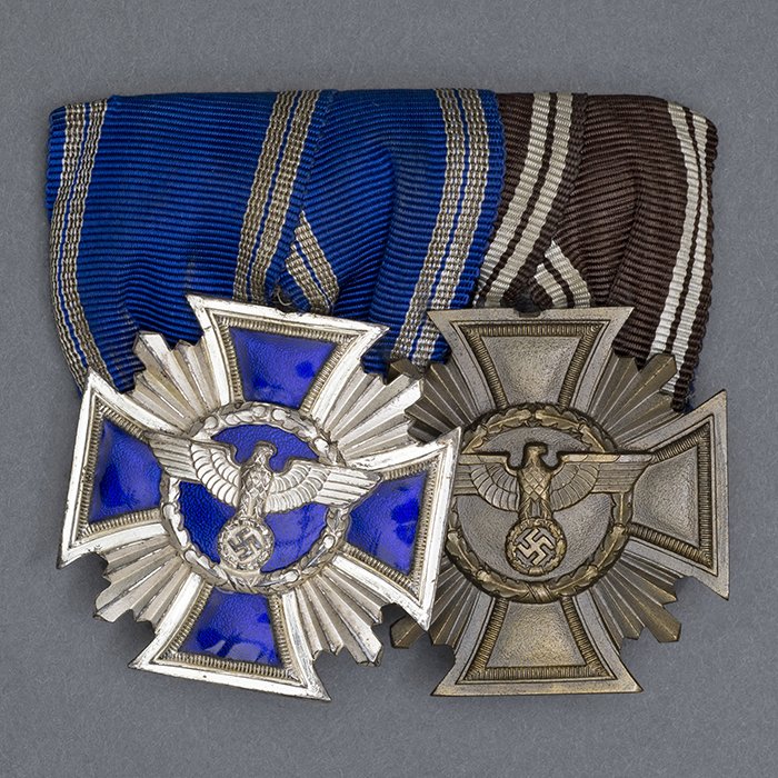 TIP25 Awards, Badges and Membership Documents pertaining to an NSKK-Hauptsturmführer and recipient of the Golden NSDAP Honor Badge — image 11
