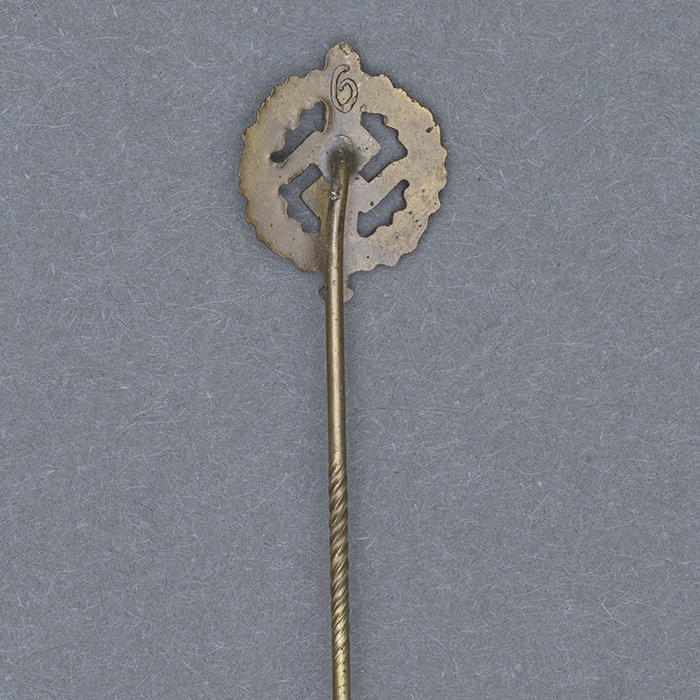 TIP25 Awards, Badges and Membership Documents pertaining to an NSKK-Hauptsturmführer and recipient of the Golden NSDAP Honor Badge — image 20