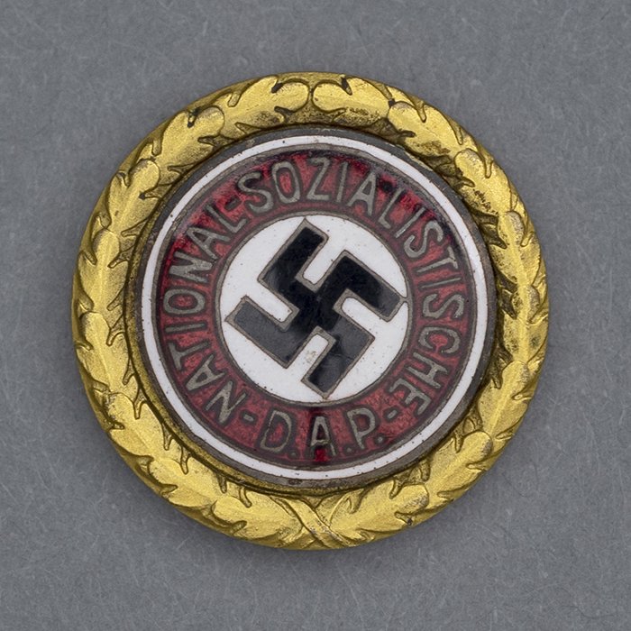 TIP25 Awards, Badges and Membership Documents pertaining to an NSKK-Hauptsturmführer and recipient of the Golden NSDAP Honor Badge — image 7