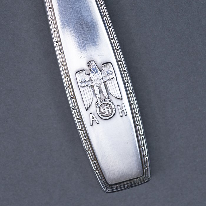 HUP33 Large formal dinner knife from Adolf Hitler's personal silver service — image 4