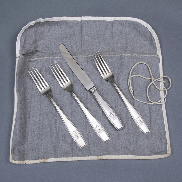 HUP33 Large formal dinner knife from Adolf Hitler's personal silver service — image 8